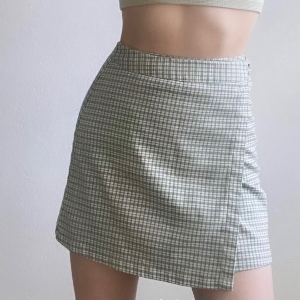 Brandy Melville green plaid skirt